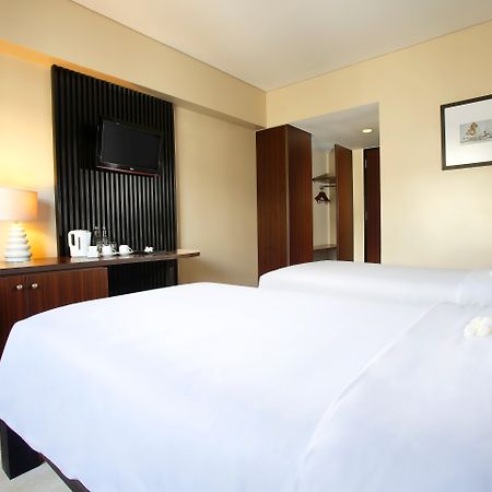 Hotel Santika Kuta Кута Номер фото