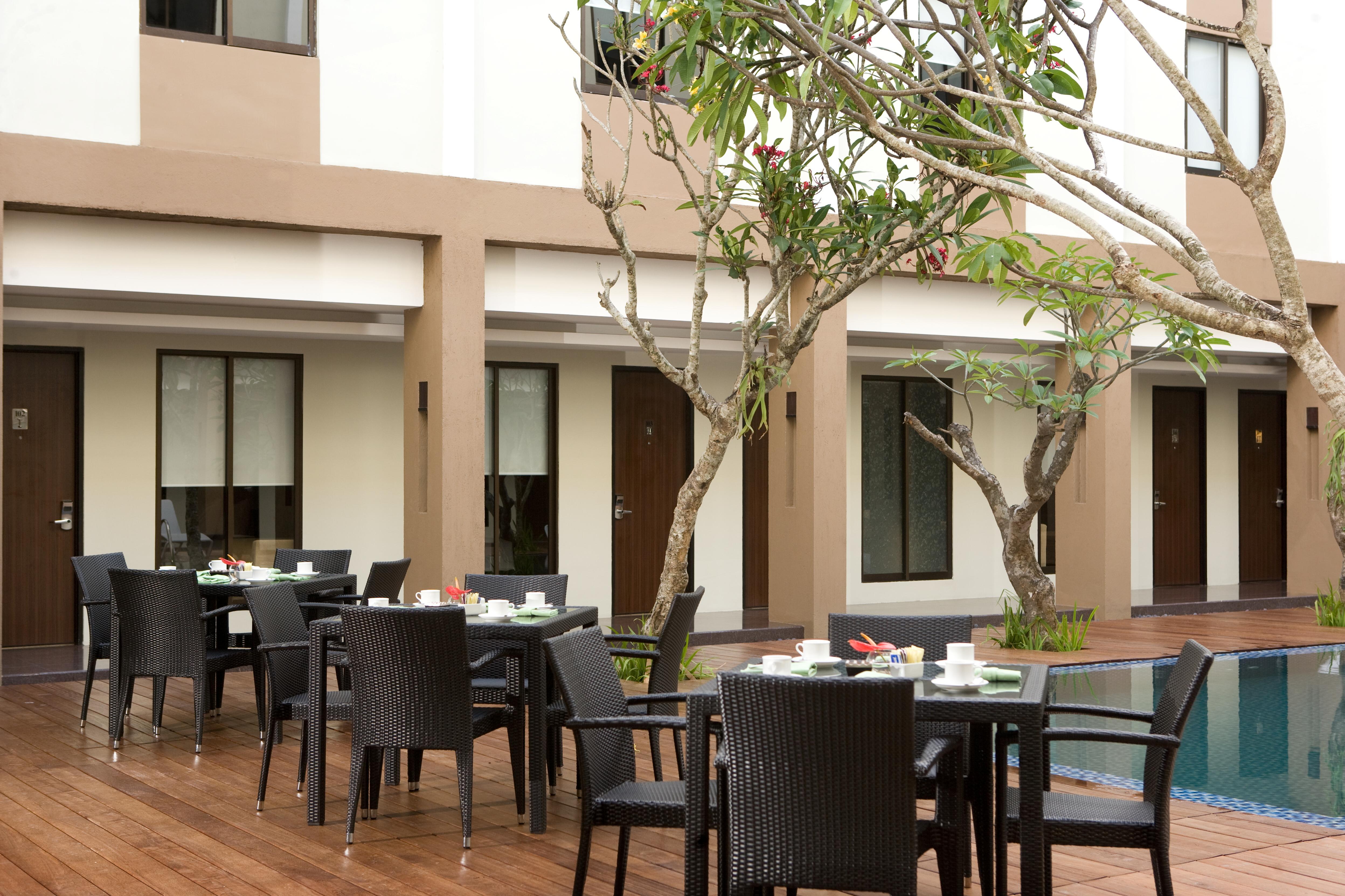 Hotel Santika Kuta Кута Экстерьер фото