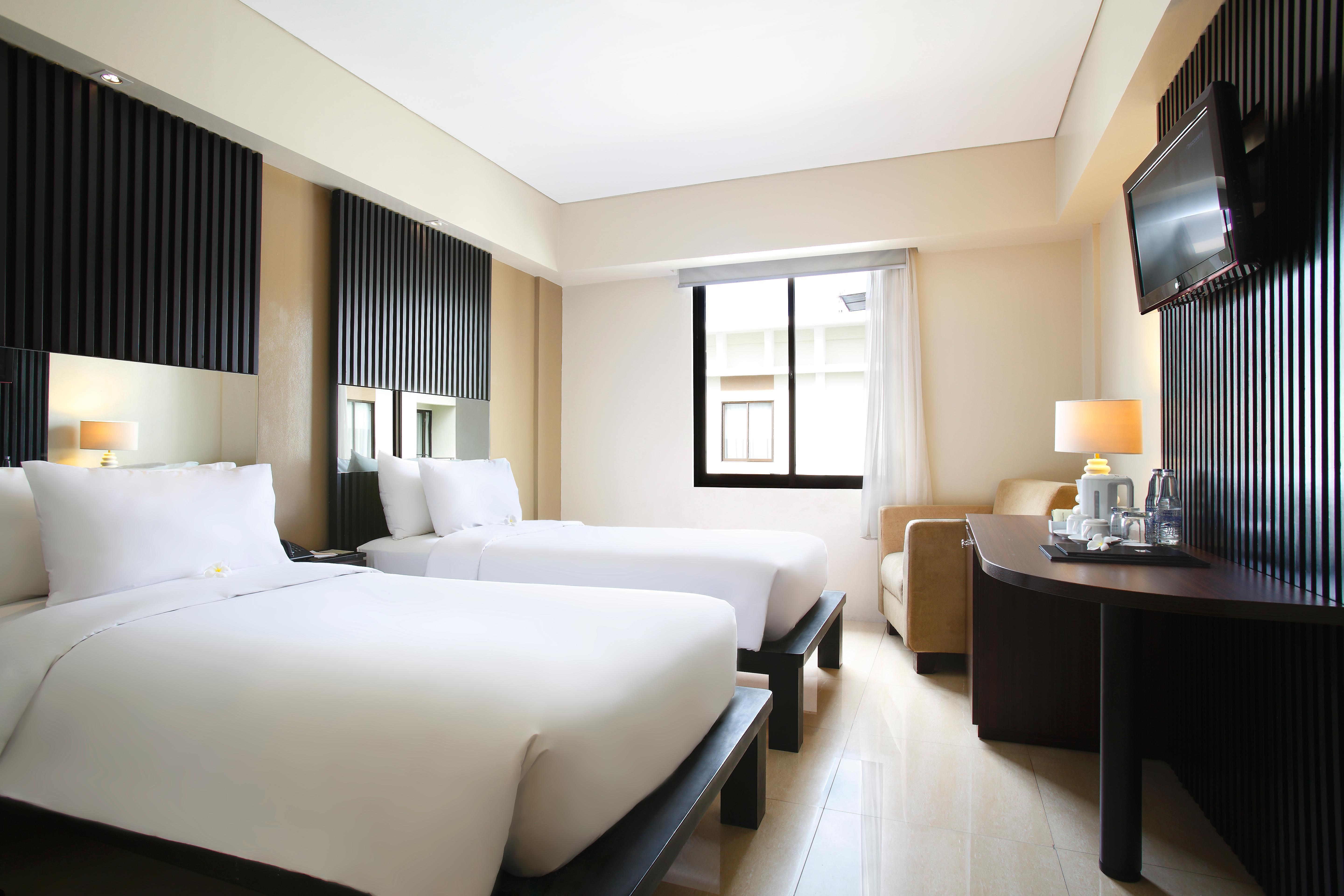 Hotel Santika Kuta Кута Экстерьер фото