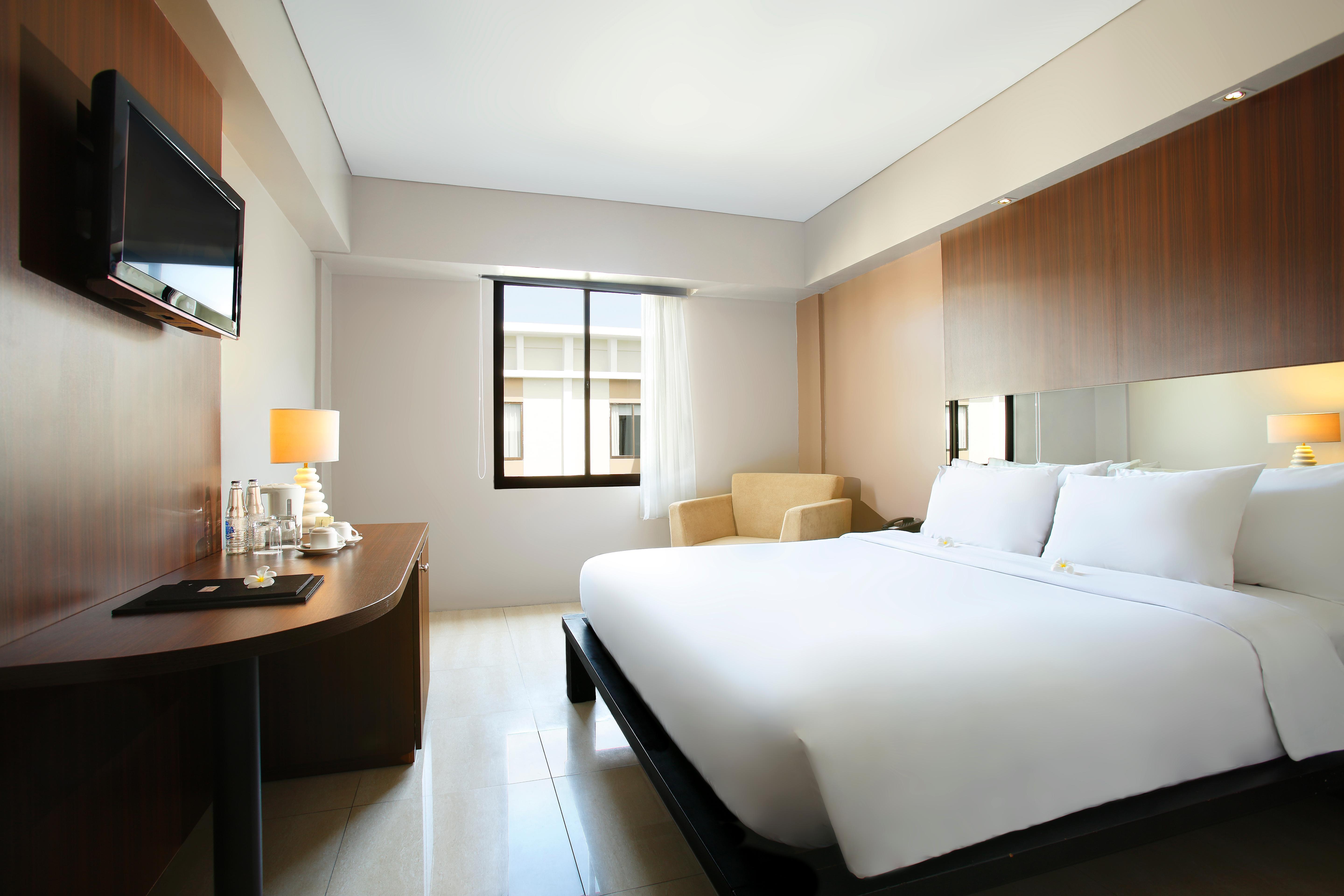 Hotel Santika Kuta Кута Экстерьер фото