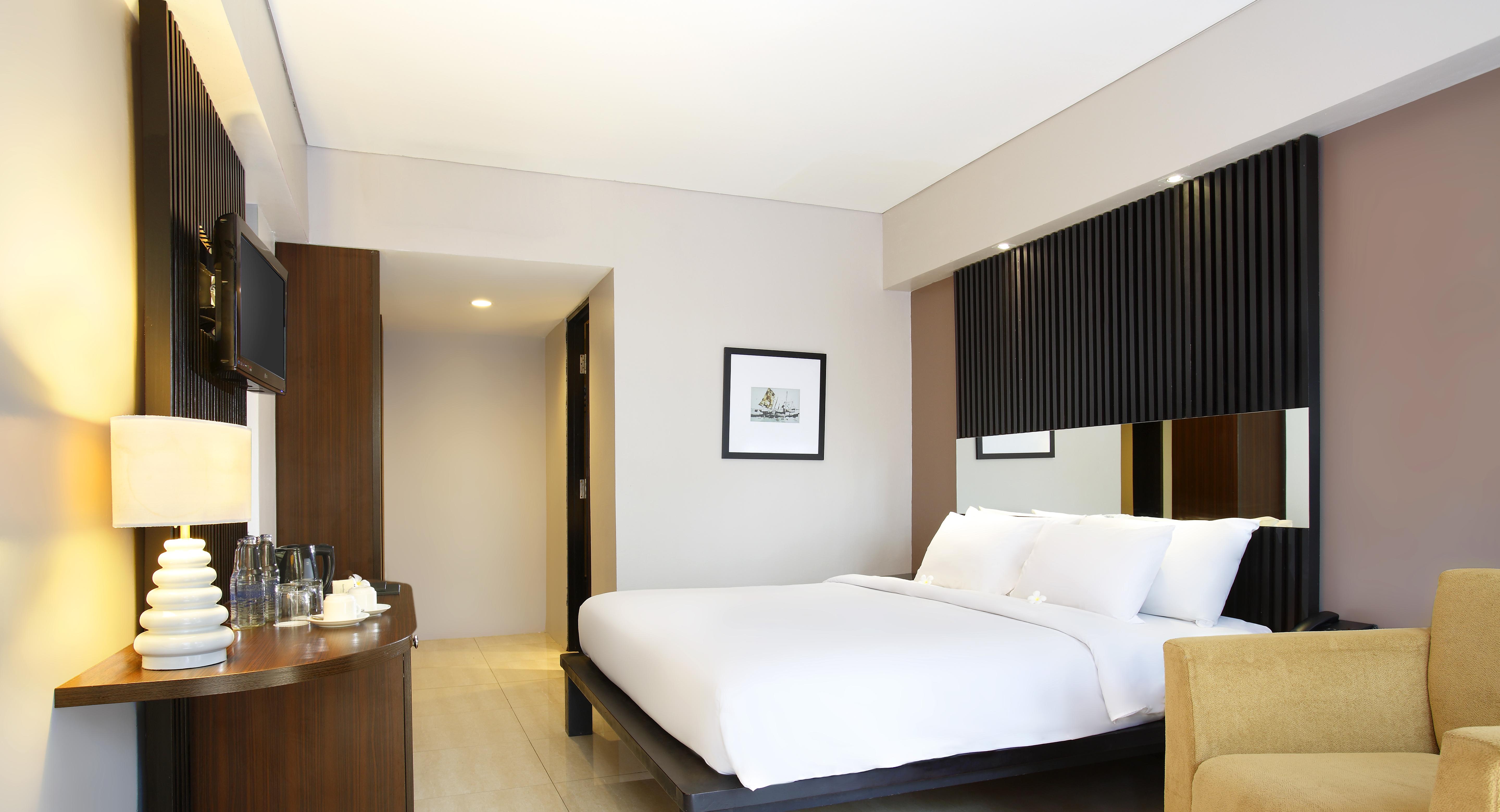 Hotel Santika Kuta Кута Экстерьер фото