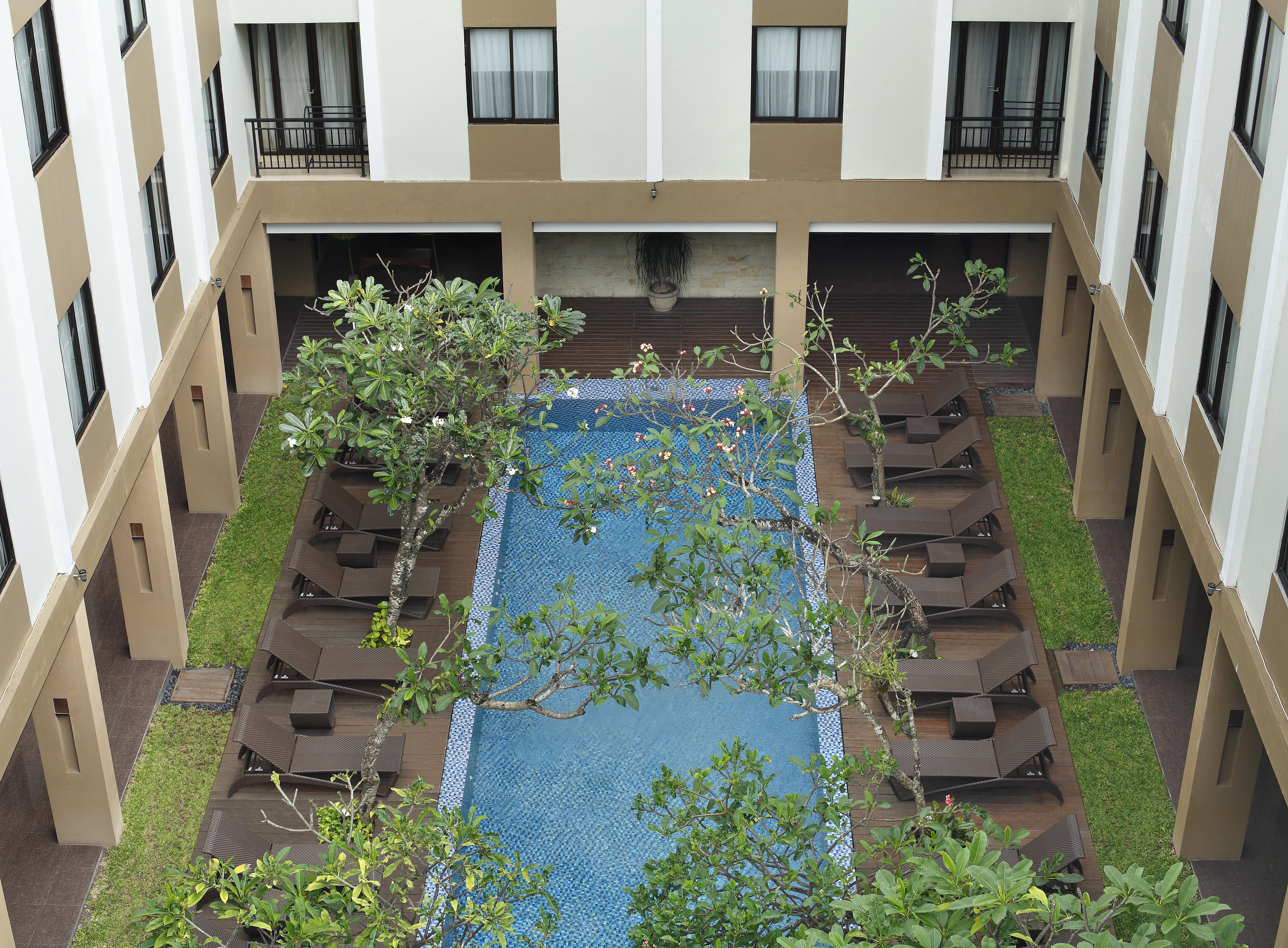 Hotel Santika Kuta Кута Экстерьер фото